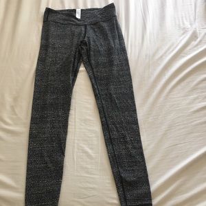 Iviva leggings - no pulling. Size 14.